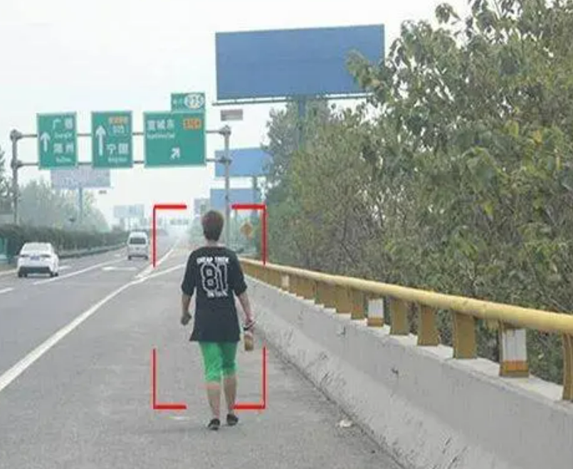 北京高速公路行人识别系统多少钱一套？MG电玩北京监控安装工程公司专业从事 行人非